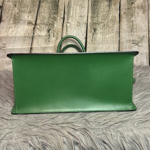 LOUIS VUITTON - Epi Rivera Hand Bag - Picture 4 of 10